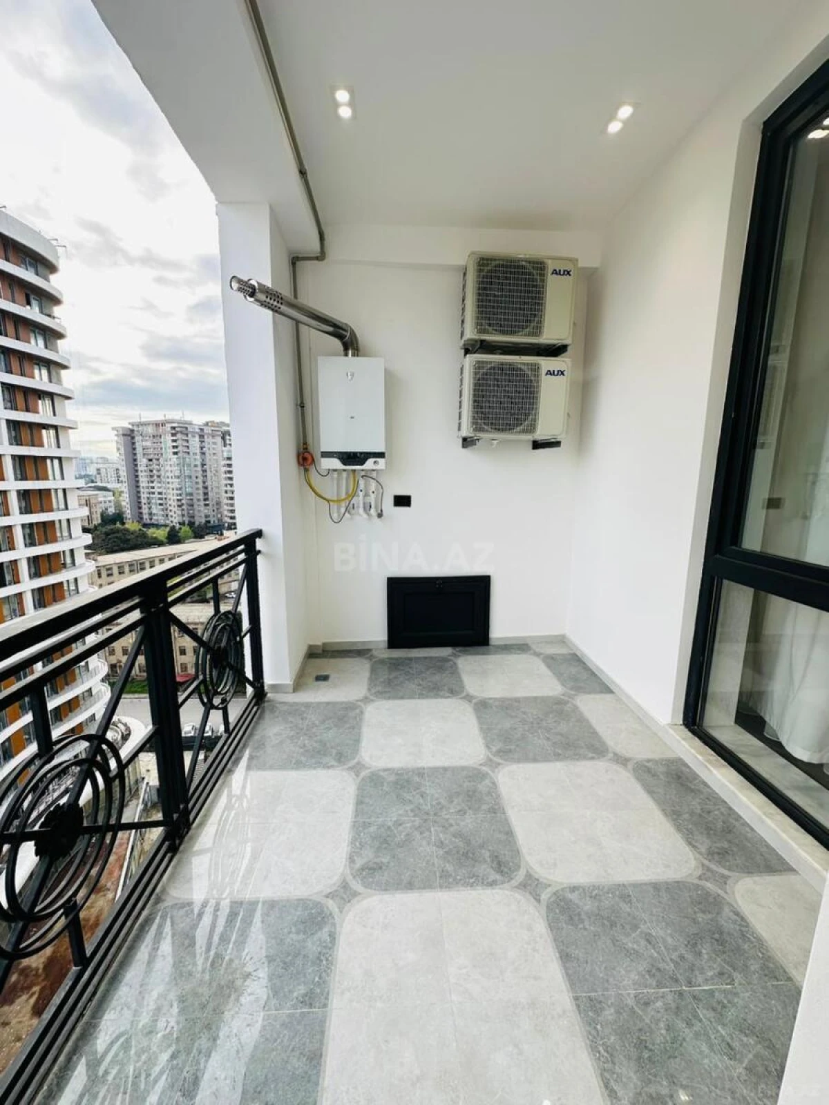 Satılır 2 otaqlı mənzil 58 m²