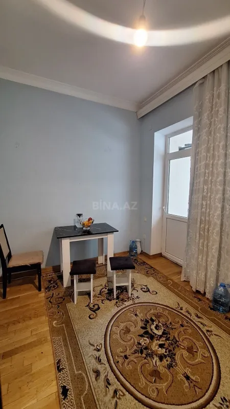 Satılır 2 otaqlı mənzil 85 m²