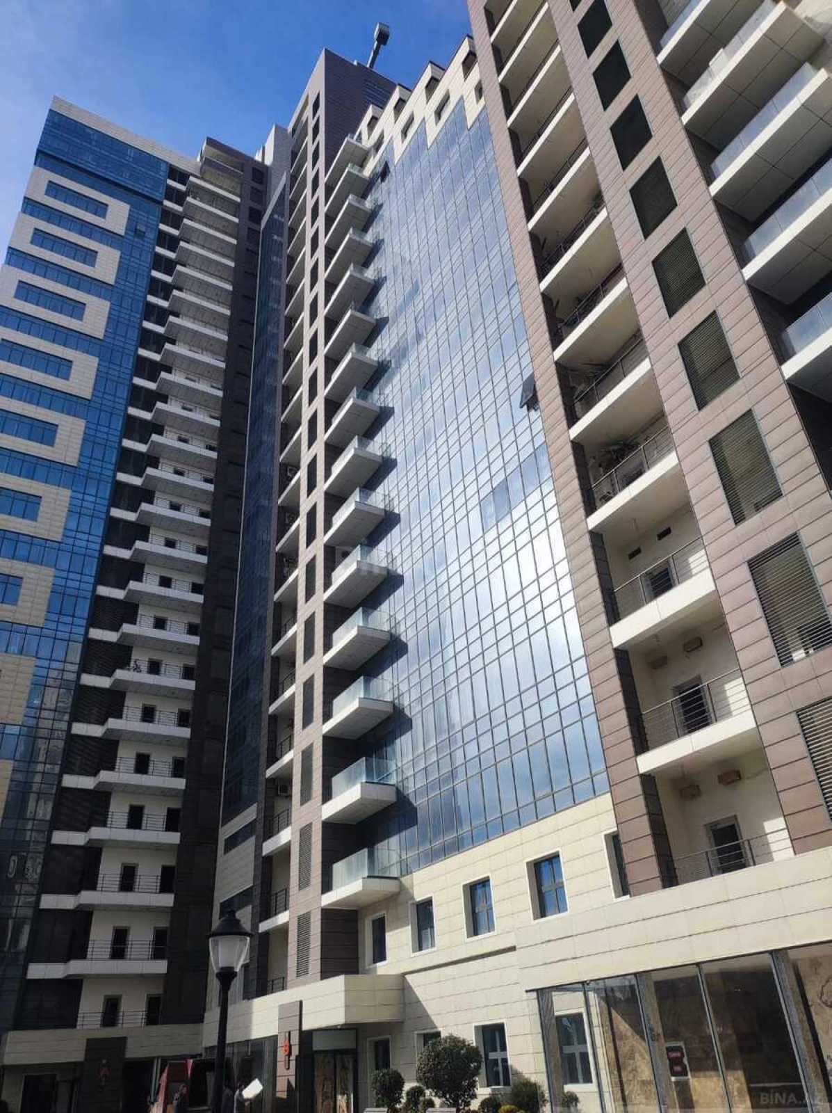 Satılır 2 otaqlı mənzil 65 m²