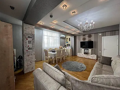 Satılır 3 otaqlı mənzil 108 m²