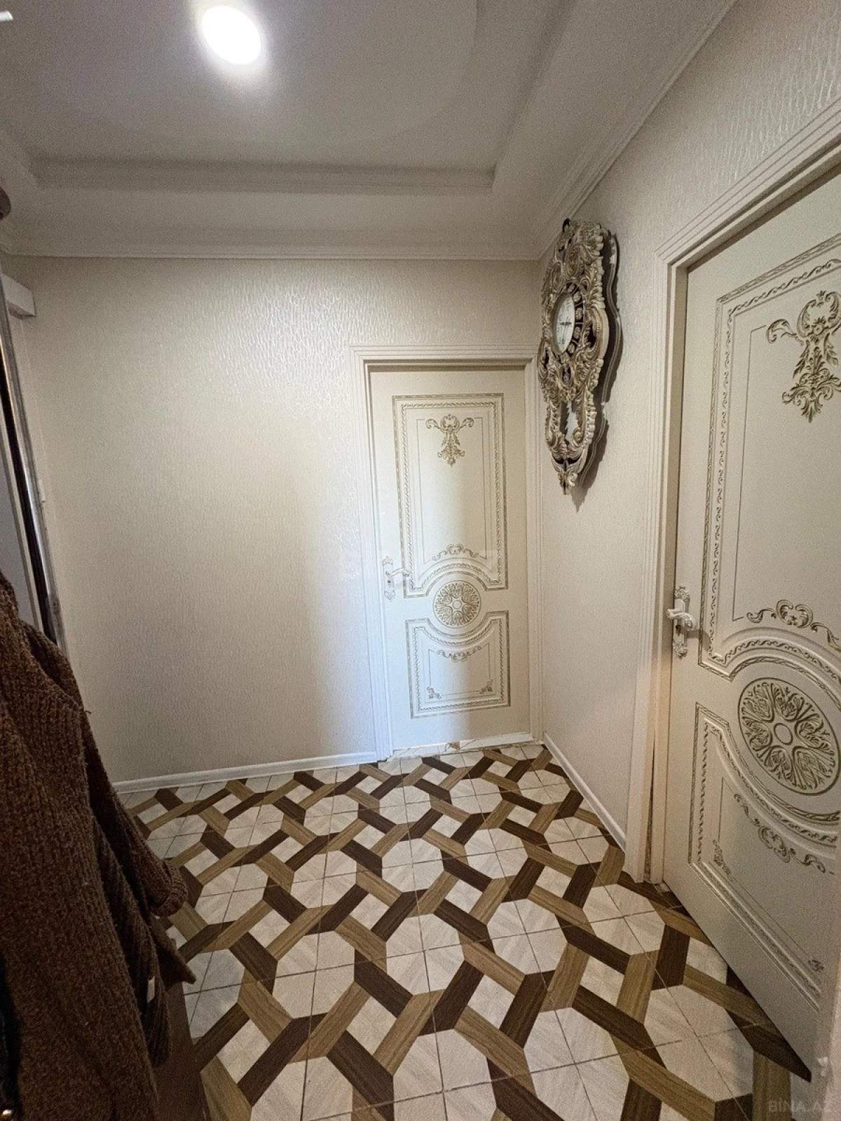 Satılır 4 otaqlı mənzil 85 m²