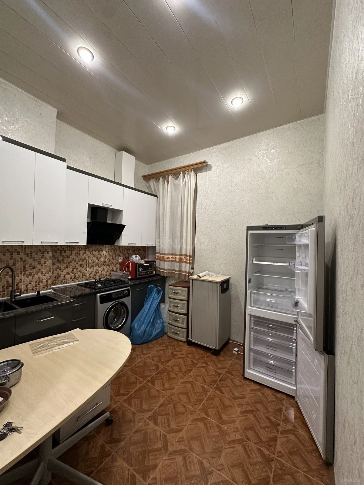 Kirayə verilir 3 otaqlı mənzil 90 m²