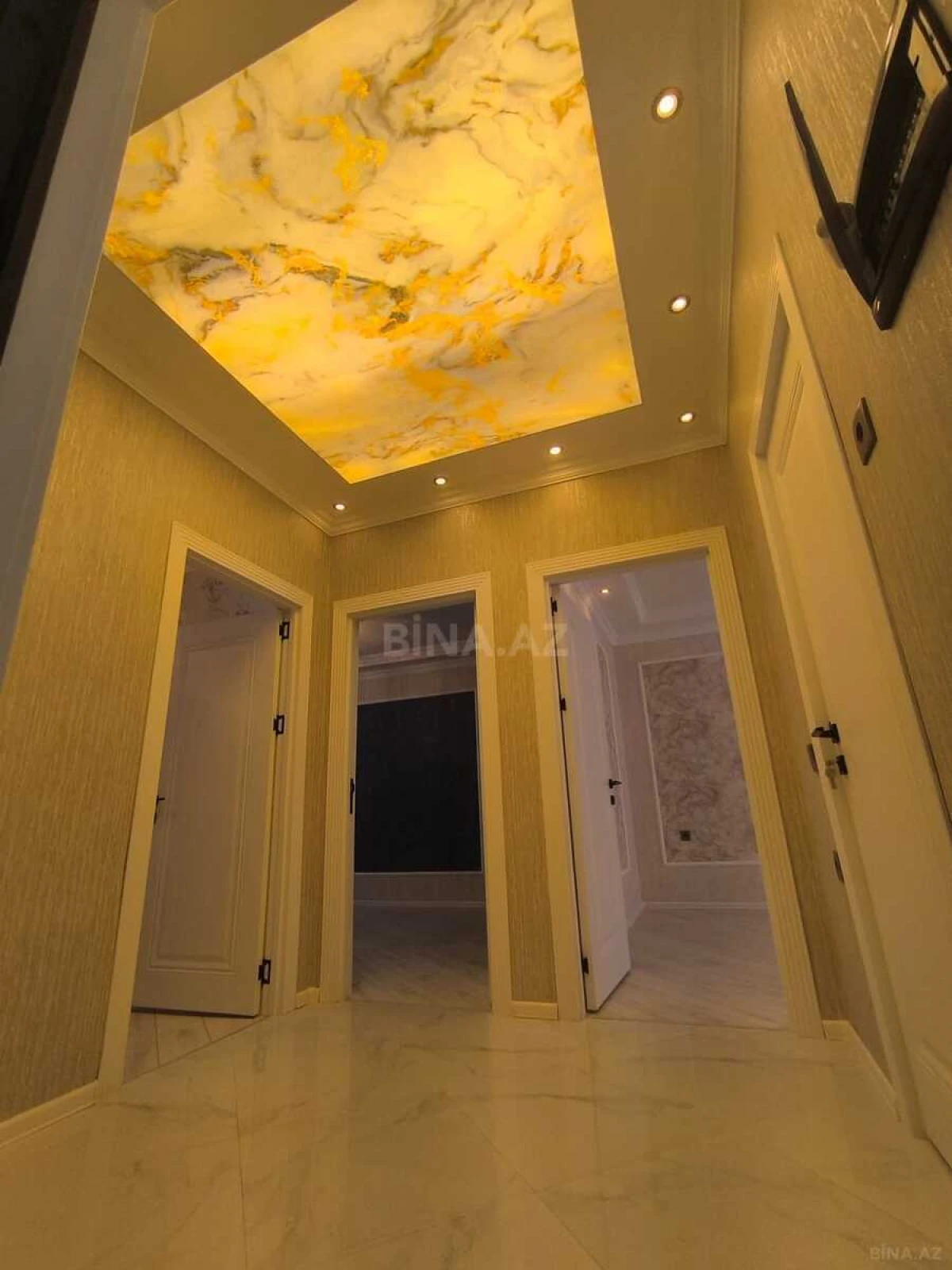 Satılır 3 otaqlı mənzil 83 m²