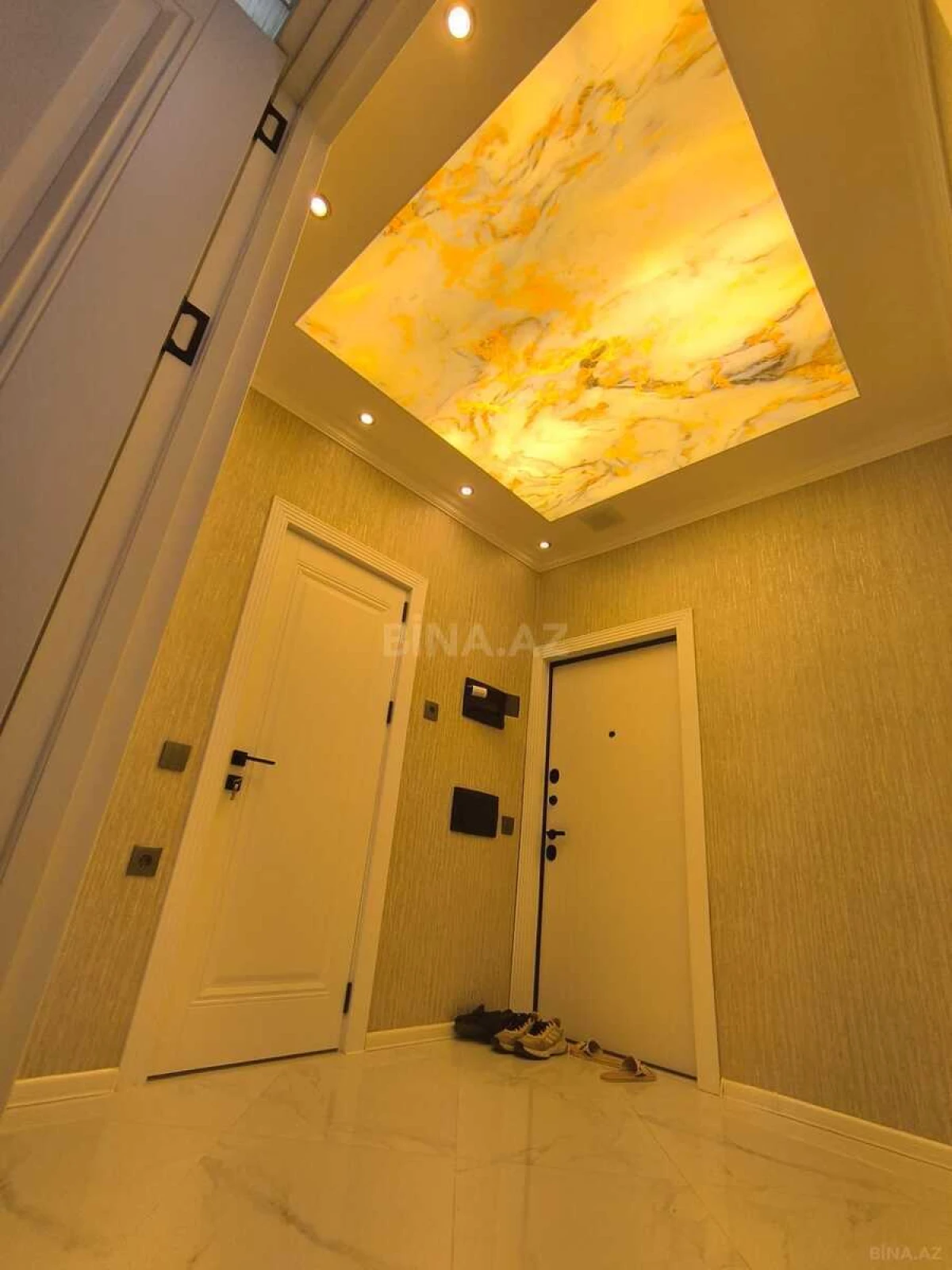 Satılır 3 otaqlı mənzil 83 m²