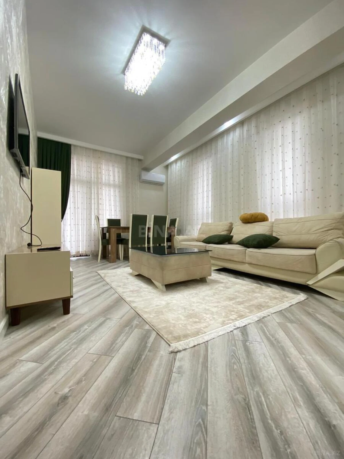 Kirayə verilir 3 otaqlı mənzil 120 m²