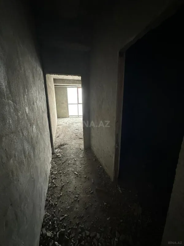 Satılır 4 otaqlı mənzil 200 m²