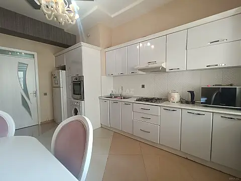 Kirayə verilir 2 otaqlı mənzil 100 m²