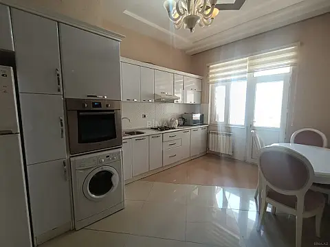 Kirayə verilir 2 otaqlı mənzil 100 m²