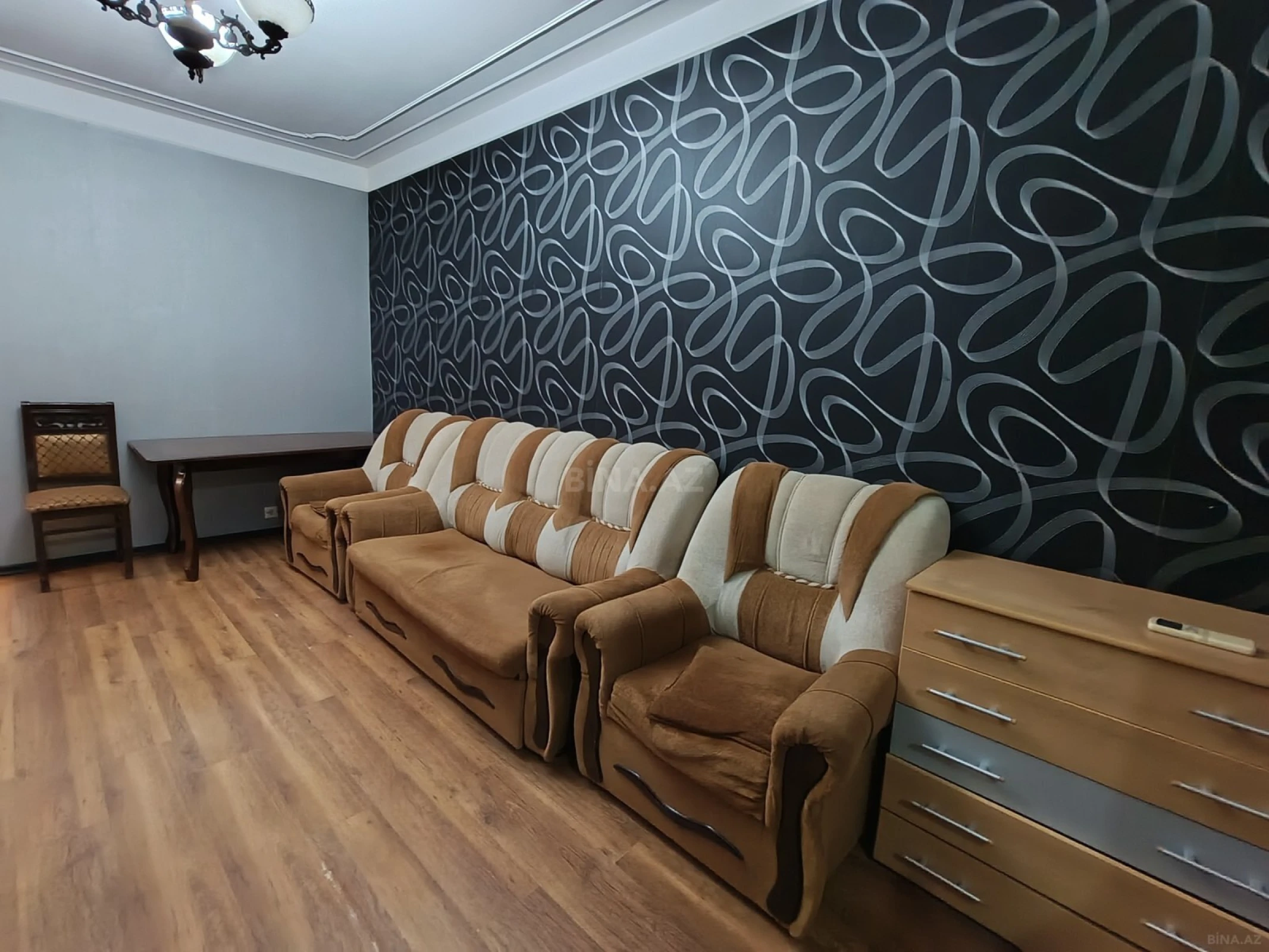 Kirayə verilir 2 otaqlı mənzil 45 m²