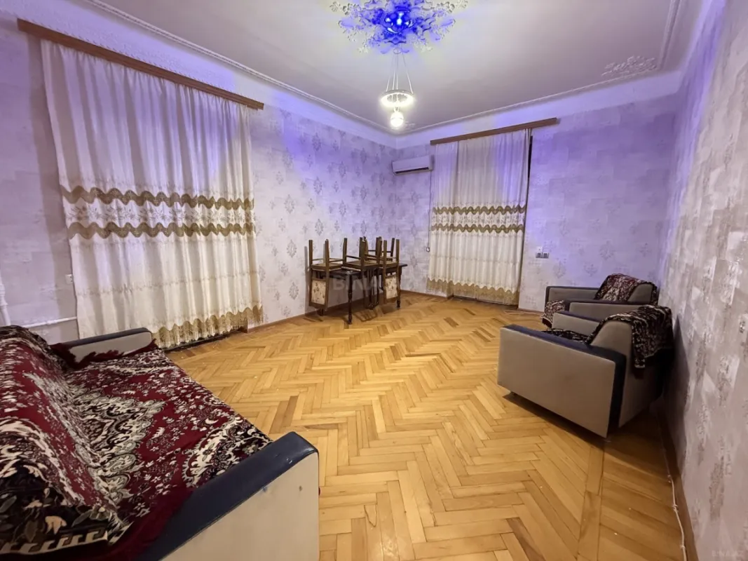 Kirayə verilir 2 otaqlı mənzil 56 m²