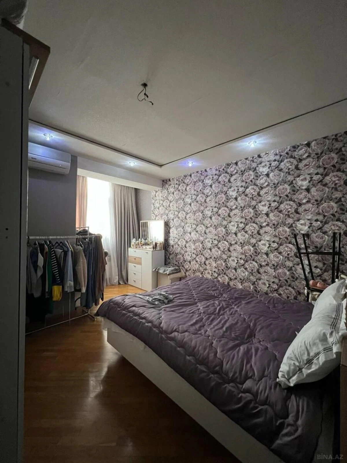 Satılır 3 otaqlı mənzil 108 m²
