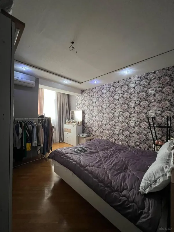 Satılır 3 otaqlı mənzil 108 m²