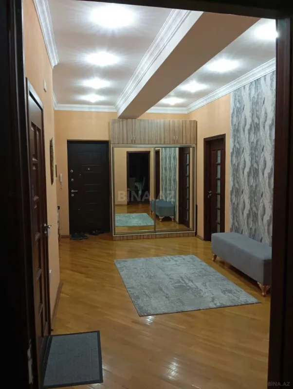 Satılır 3 otaqlı mənzil 120 m²
