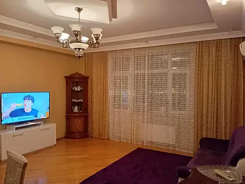 Satılır 3 otaqlı mənzil 120 m²