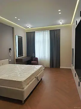 Kirayə verilir 3 otaqlı mənzil 130 m²