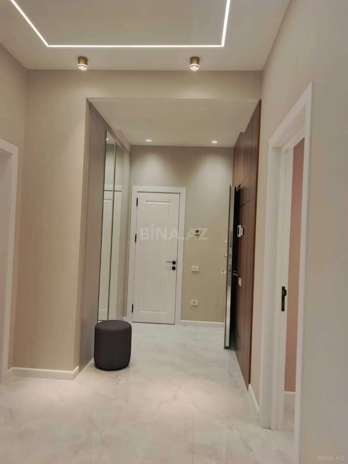 Kirayə verilir 3 otaqlı mənzil 130 m²