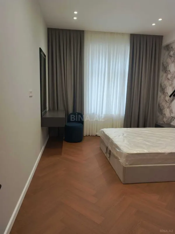 Kirayə verilir 3 otaqlı mənzil 130 m²