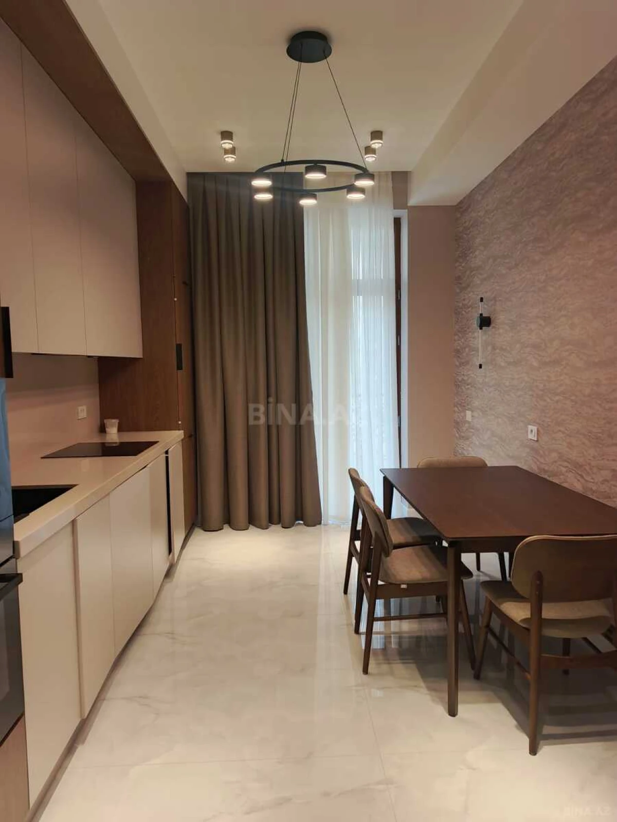 Kirayə verilir 3 otaqlı mənzil 130 m²