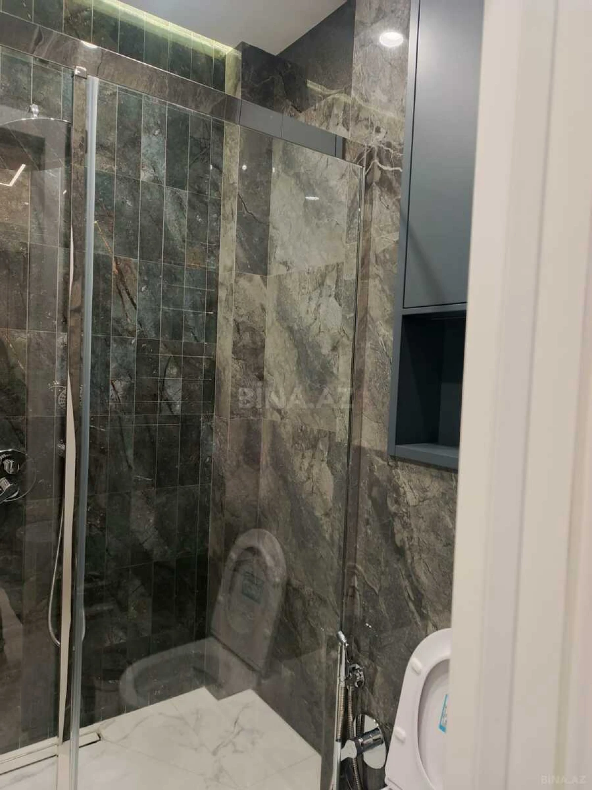 Kirayə verilir 3 otaqlı mənzil 130 m²