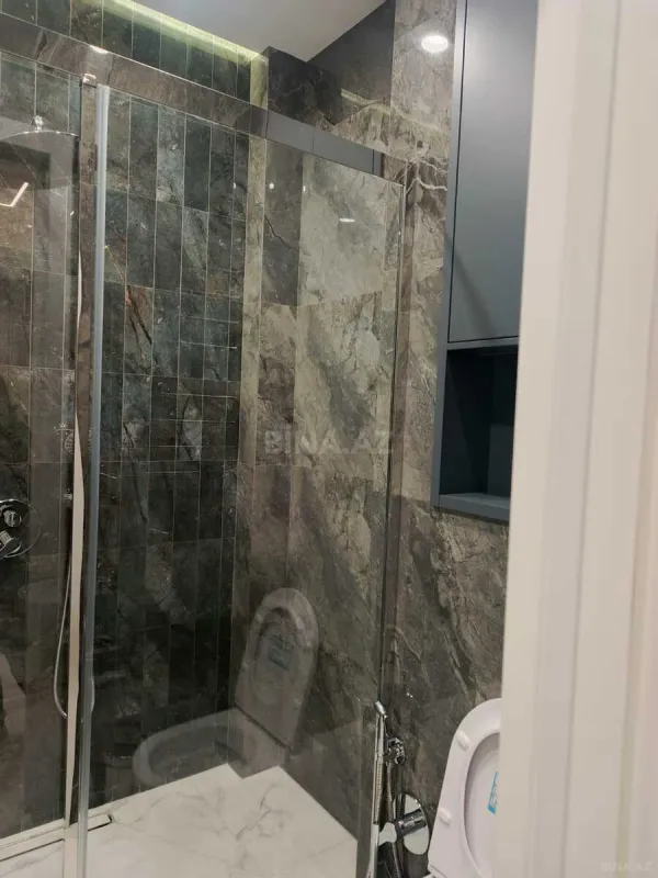 Kirayə verilir 3 otaqlı mənzil 130 m²