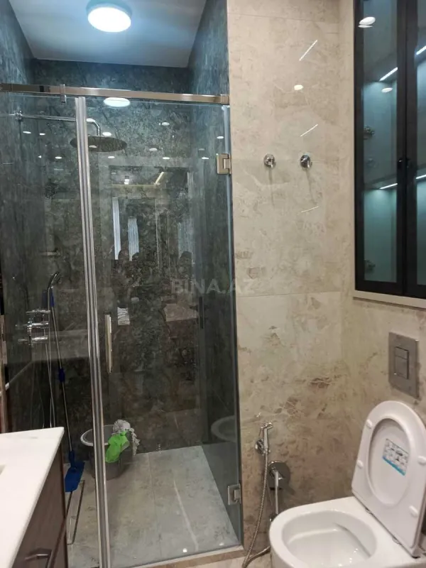 Kirayə verilir 3 otaqlı mənzil 130 m²