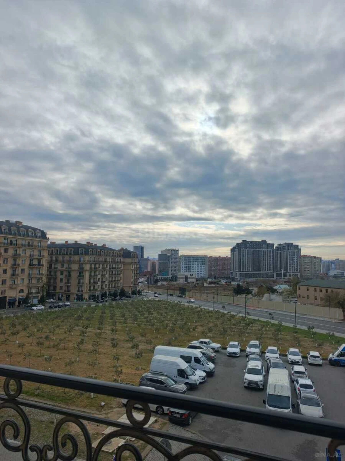 Kirayə verilir 3 otaqlı mənzil 130 m²