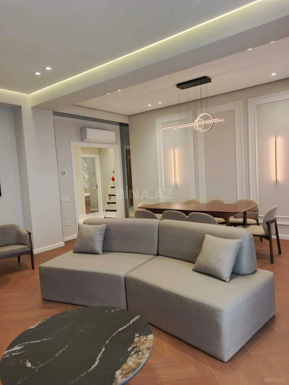 Kirayə verilir 3 otaqlı mənzil 130 m²
