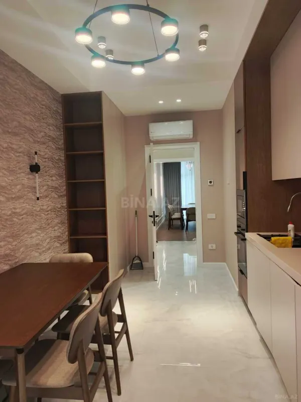 Kirayə verilir 3 otaqlı mənzil 130 m²