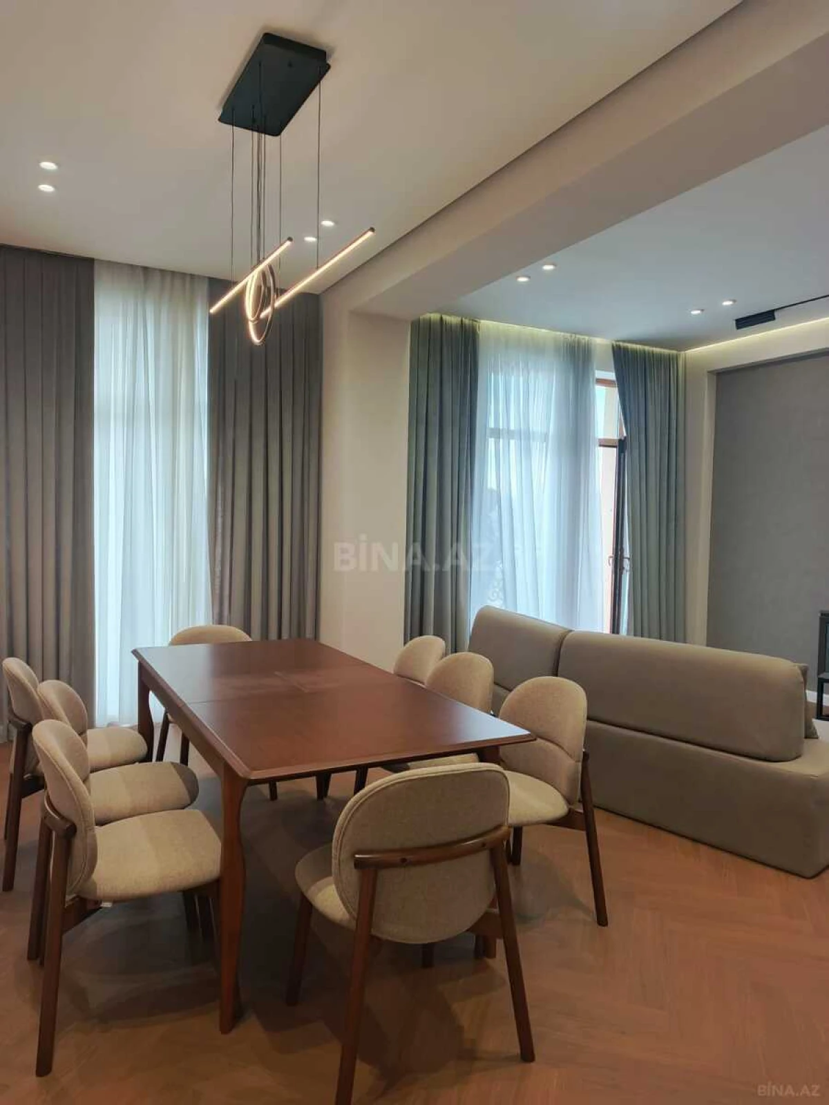Kirayə verilir 3 otaqlı mənzil 130 m²