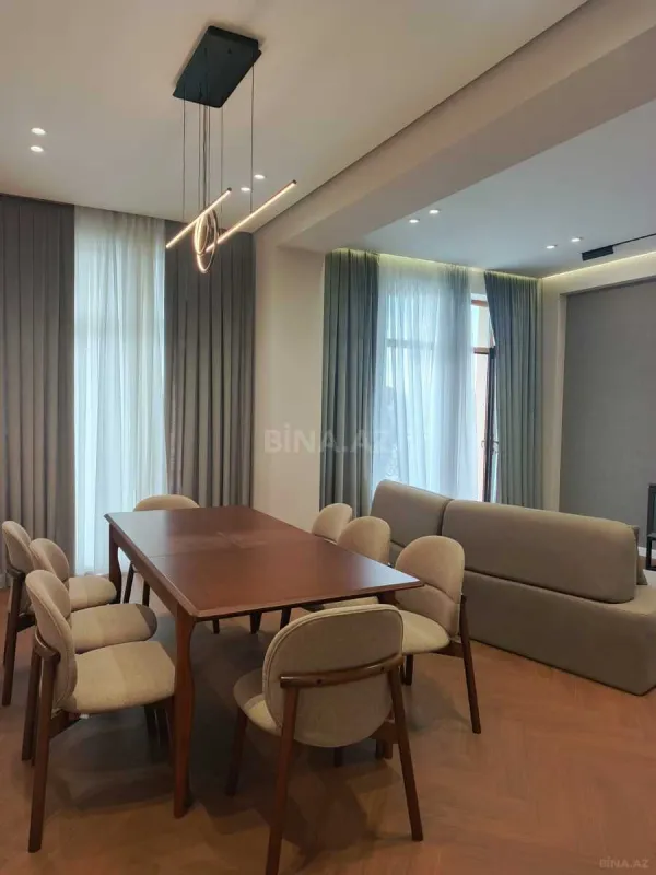 Kirayə verilir 3 otaqlı mənzil 130 m²