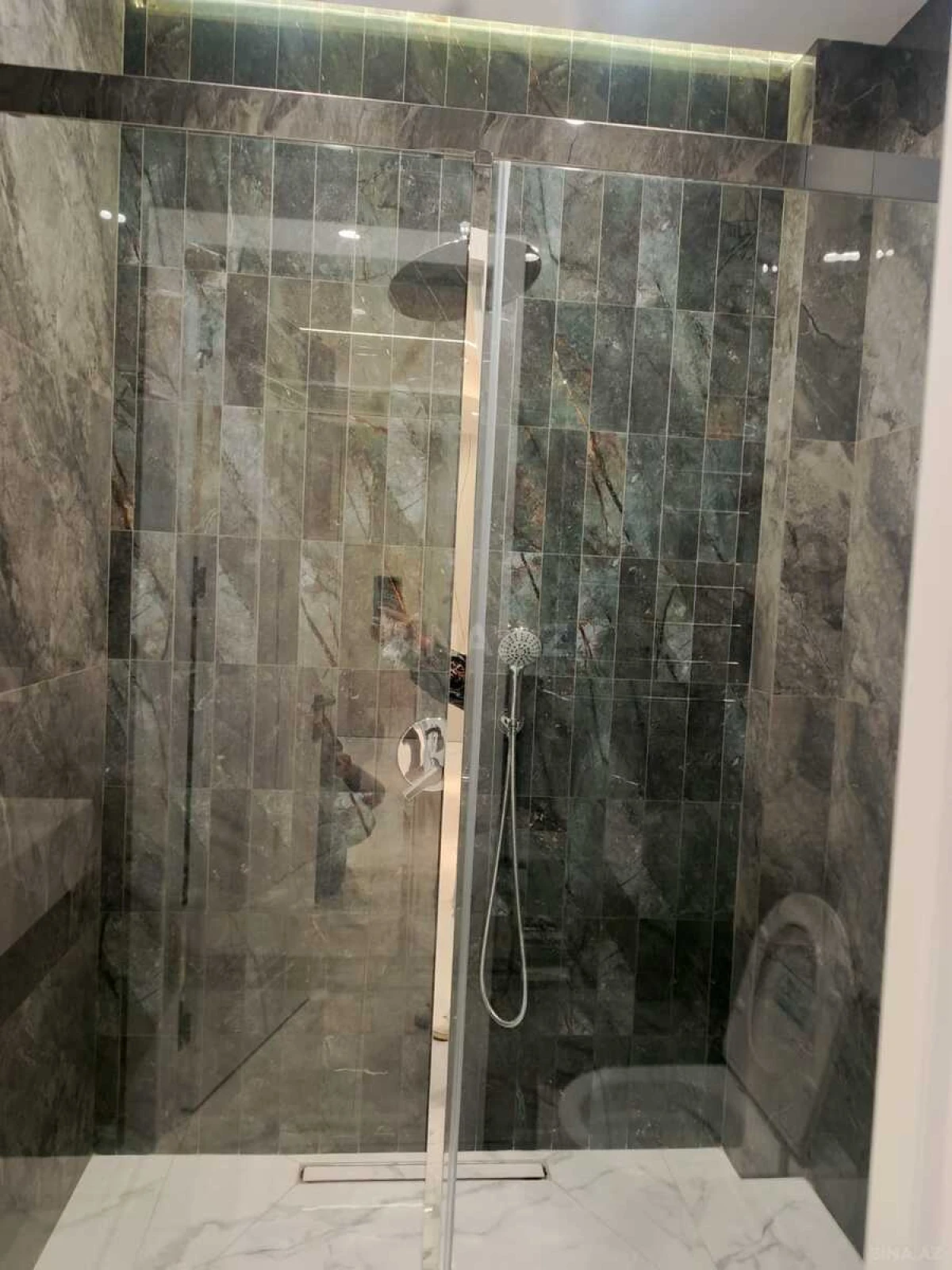 Kirayə verilir 3 otaqlı mənzil 130 m²