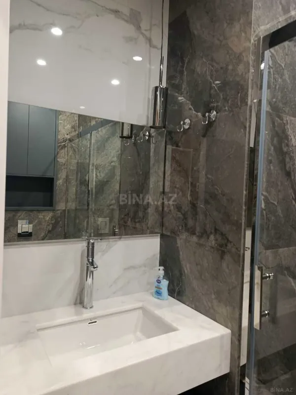 Kirayə verilir 3 otaqlı mənzil 130 m²