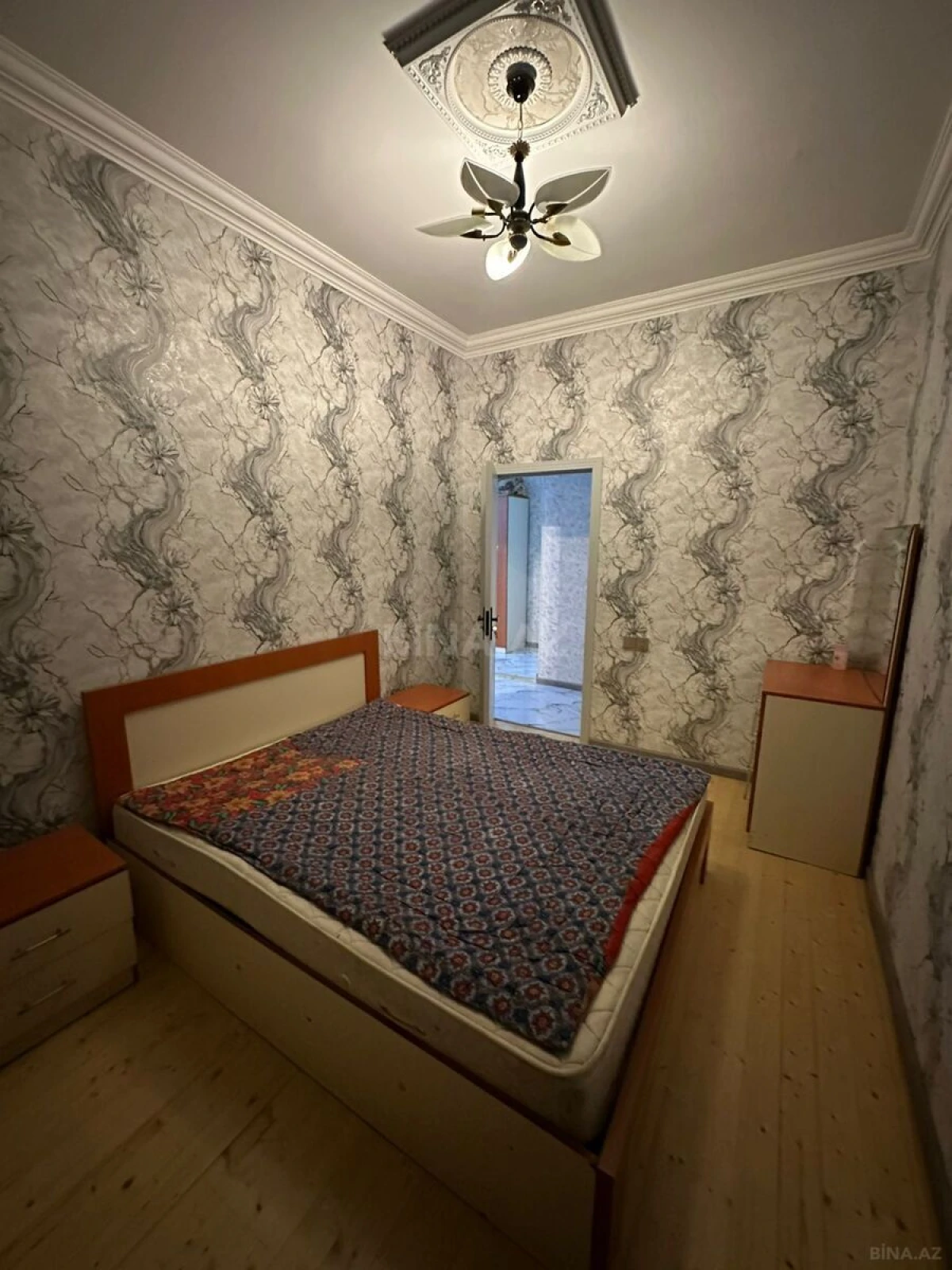 Kirayə verilir 2 otaqlı mənzil 75 m²