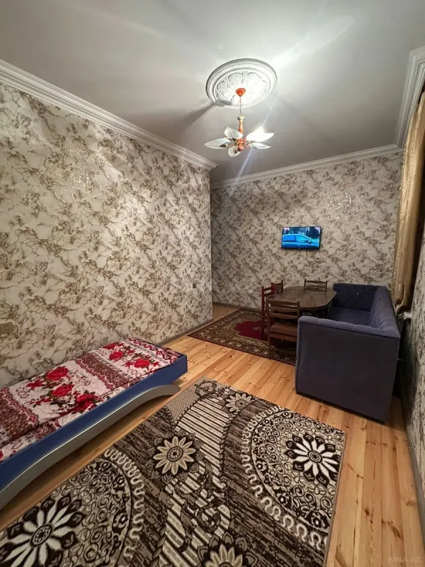 Kirayə verilir 2 otaqlı mənzil 75 m²