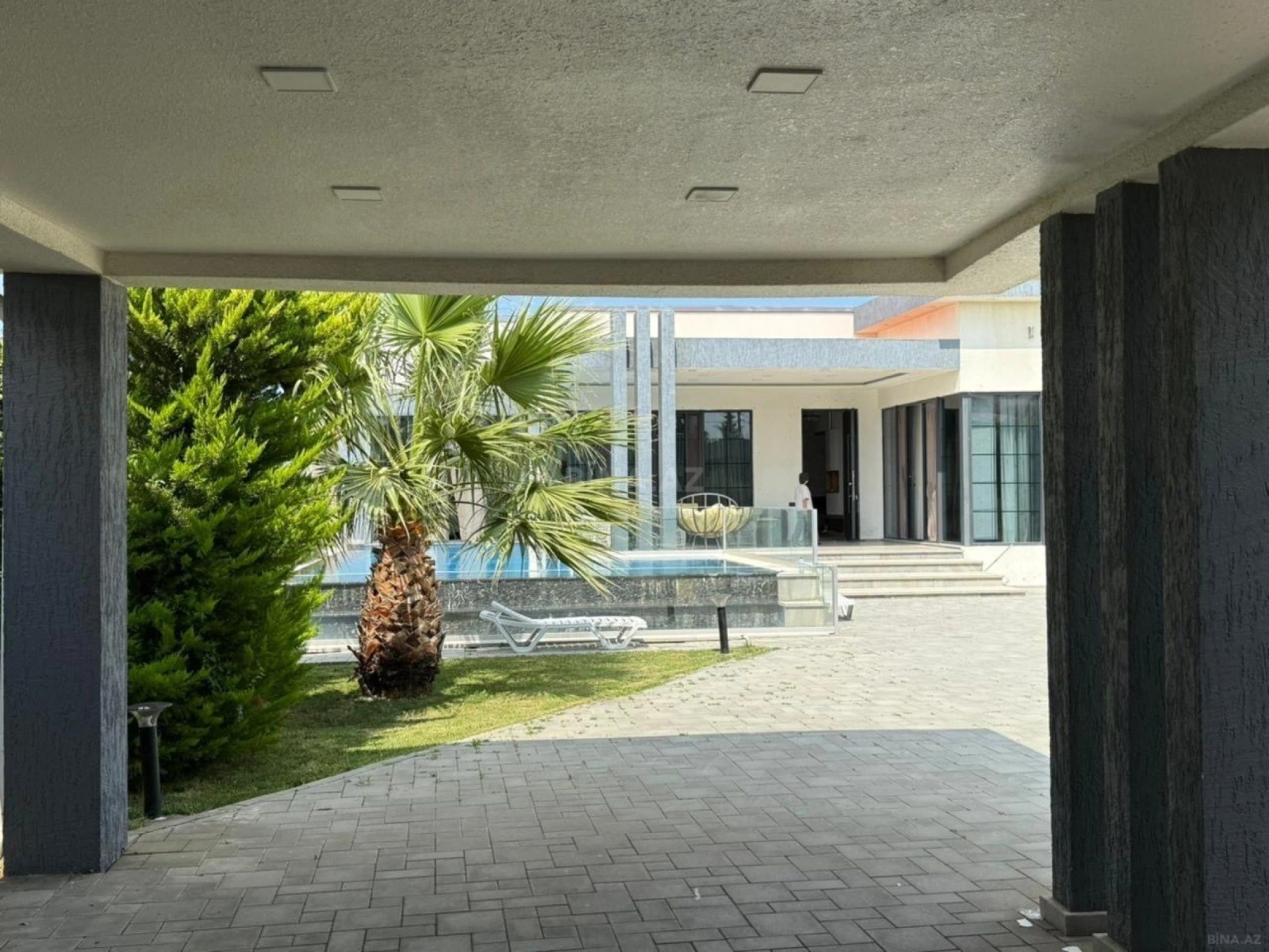 Kirayə verilir 5 otaqlı həyət evi 300 m²