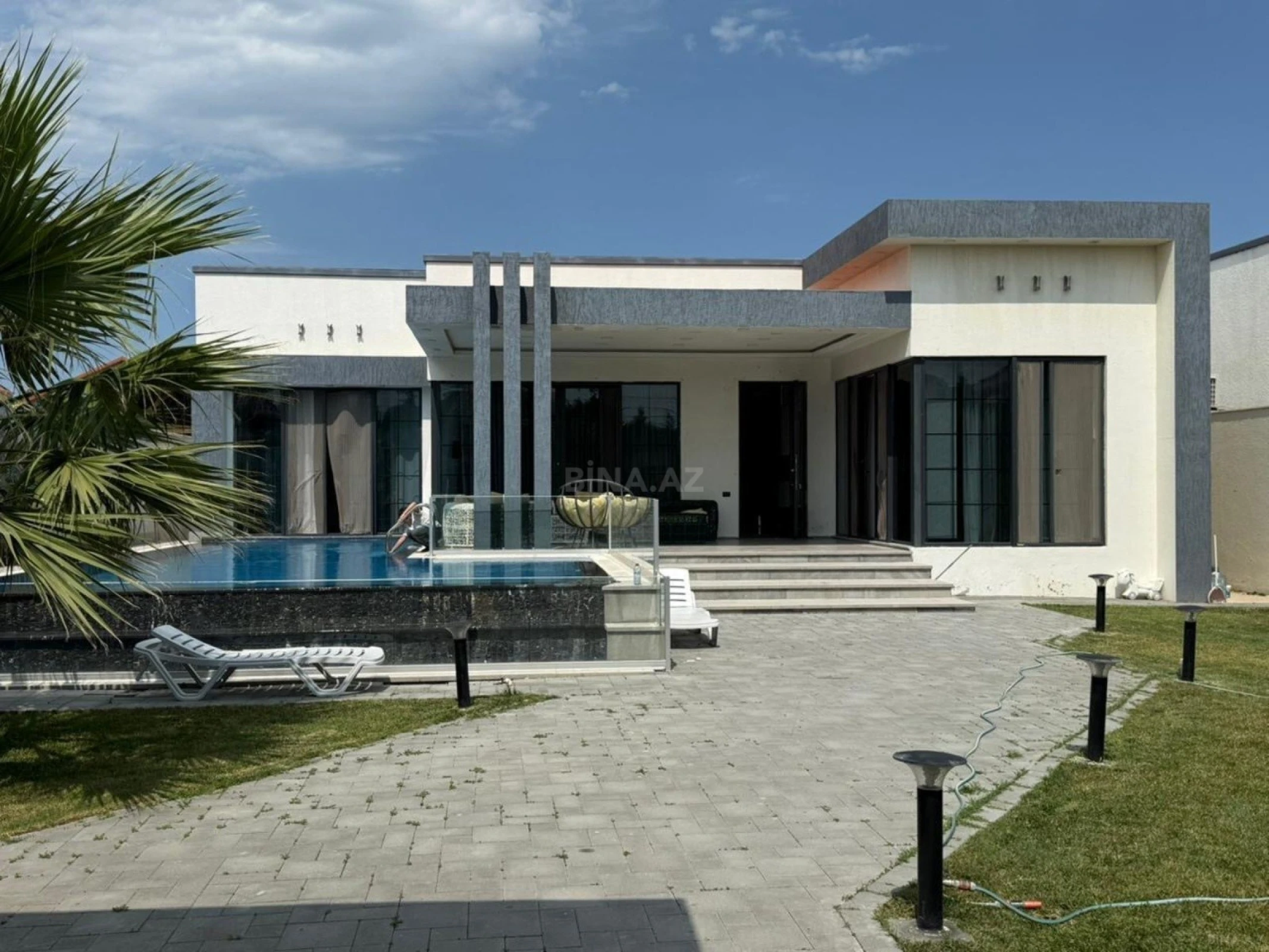 Kirayə verilir 5 otaqlı həyət evi 300 m²