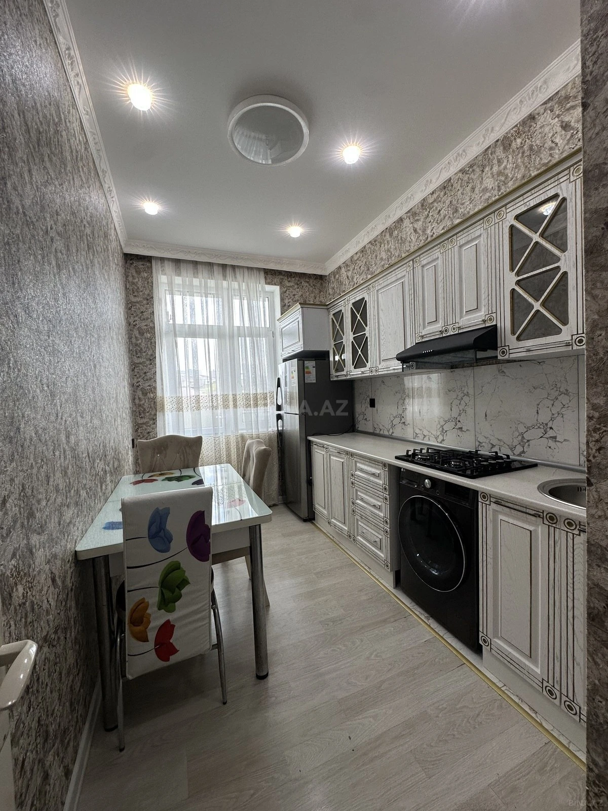 Kirayə verilir 2 otaqlı mənzil 65 m²