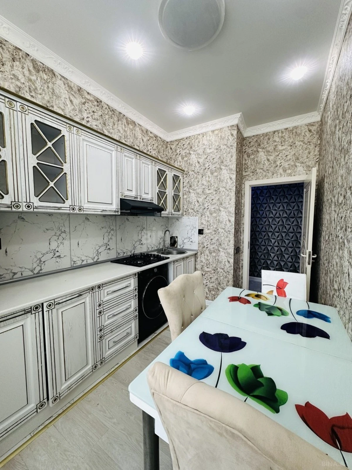 Kirayə verilir 2 otaqlı mənzil 65 m²