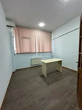 Kirayə verilir 5 otaqlı ofis 220 m²