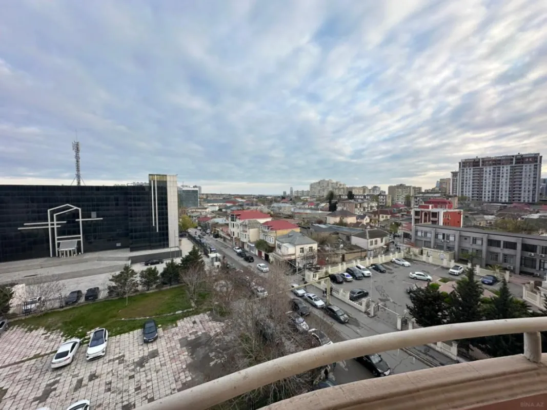 Kirayə verilir 5 otaqlı ofis 220 m²