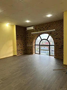 Kirayə verilir 5 otaqlı ofis 220 m²