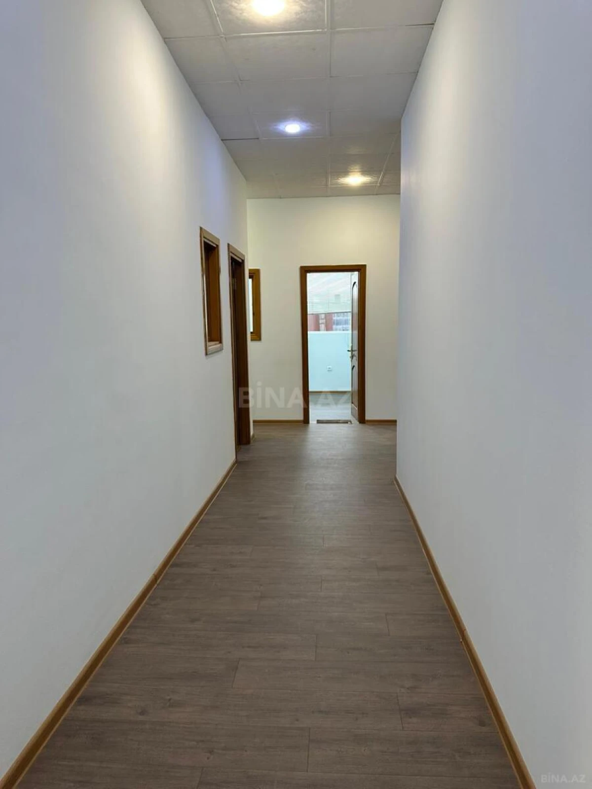 Kirayə verilir 5 otaqlı ofis 220 m²
