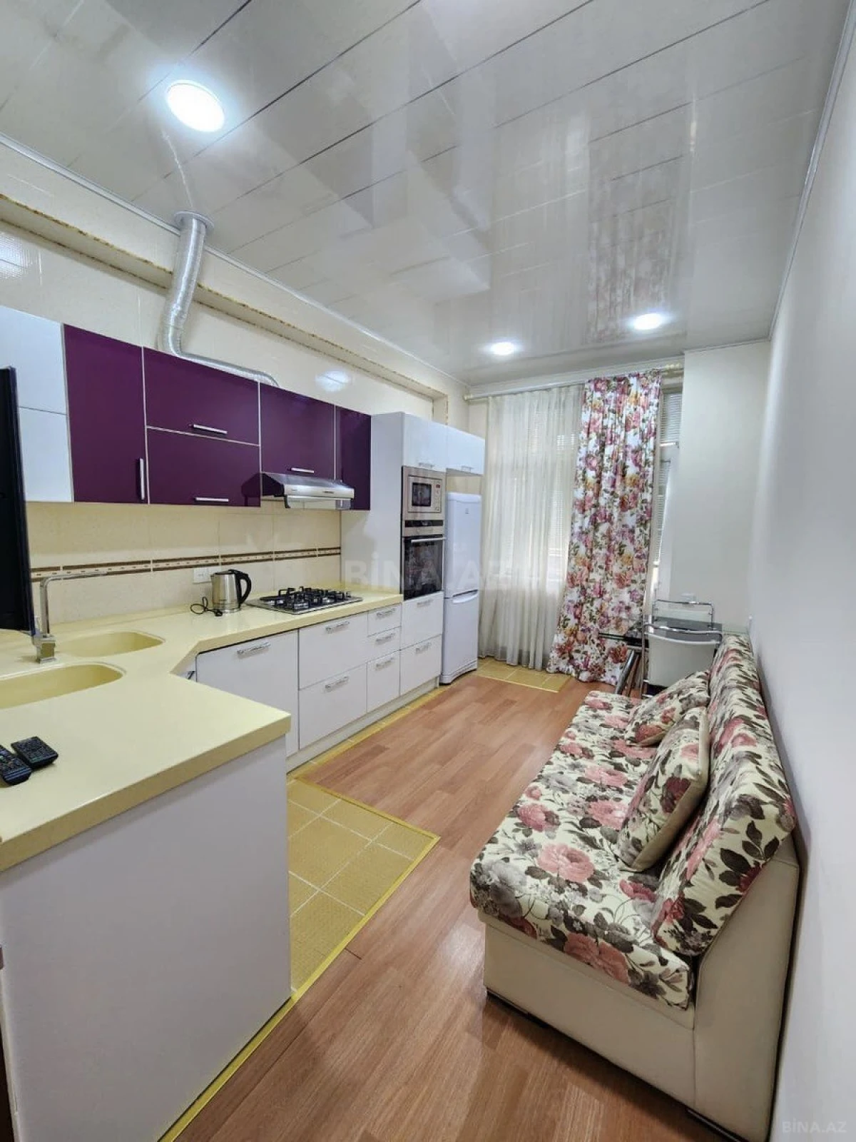 Kirayə verilir 2 otaqlı mənzil 85 m²