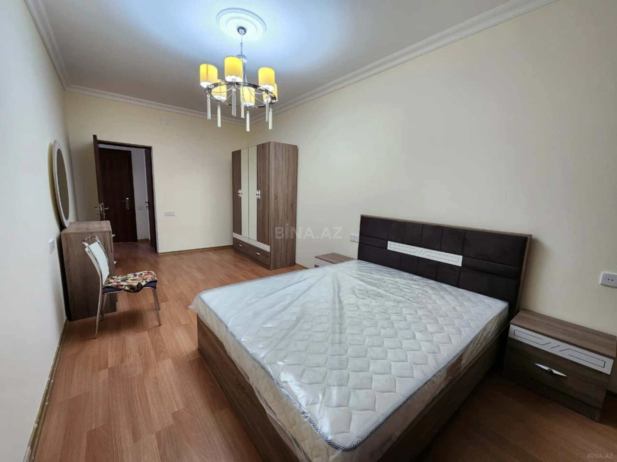 Kirayə verilir 2 otaqlı mənzil 85 m²