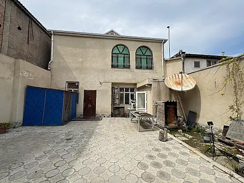 Satılır 5 otaqlı həyət evi 221 m²