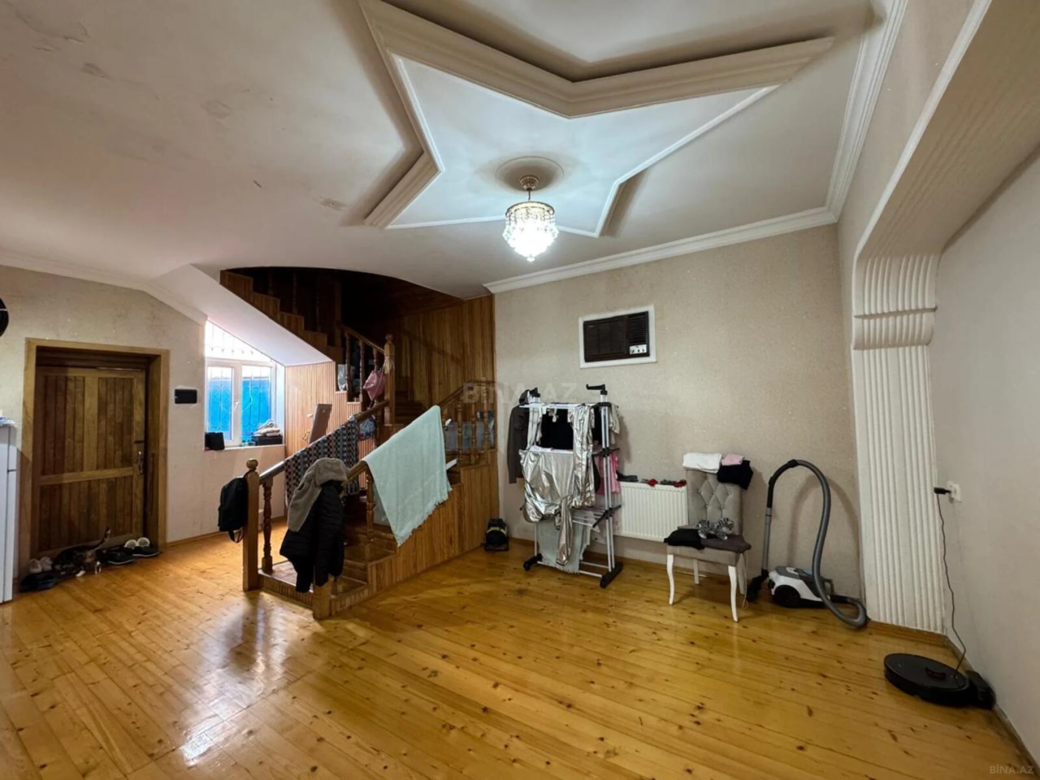 Satılır 5 otaqlı həyət evi 221 m²