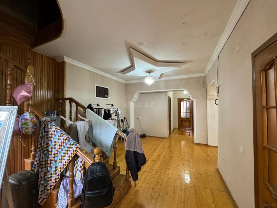 Satılır 5 otaqlı həyət evi 221 m²