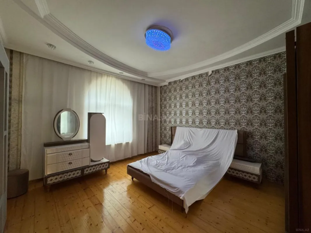 Satılır 5 otaqlı həyət evi 221 m²