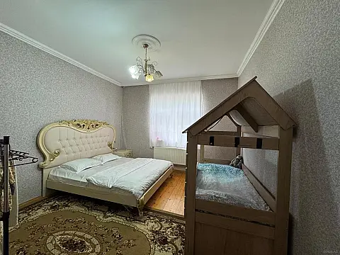 Satılır 5 otaqlı həyət evi 221 m²