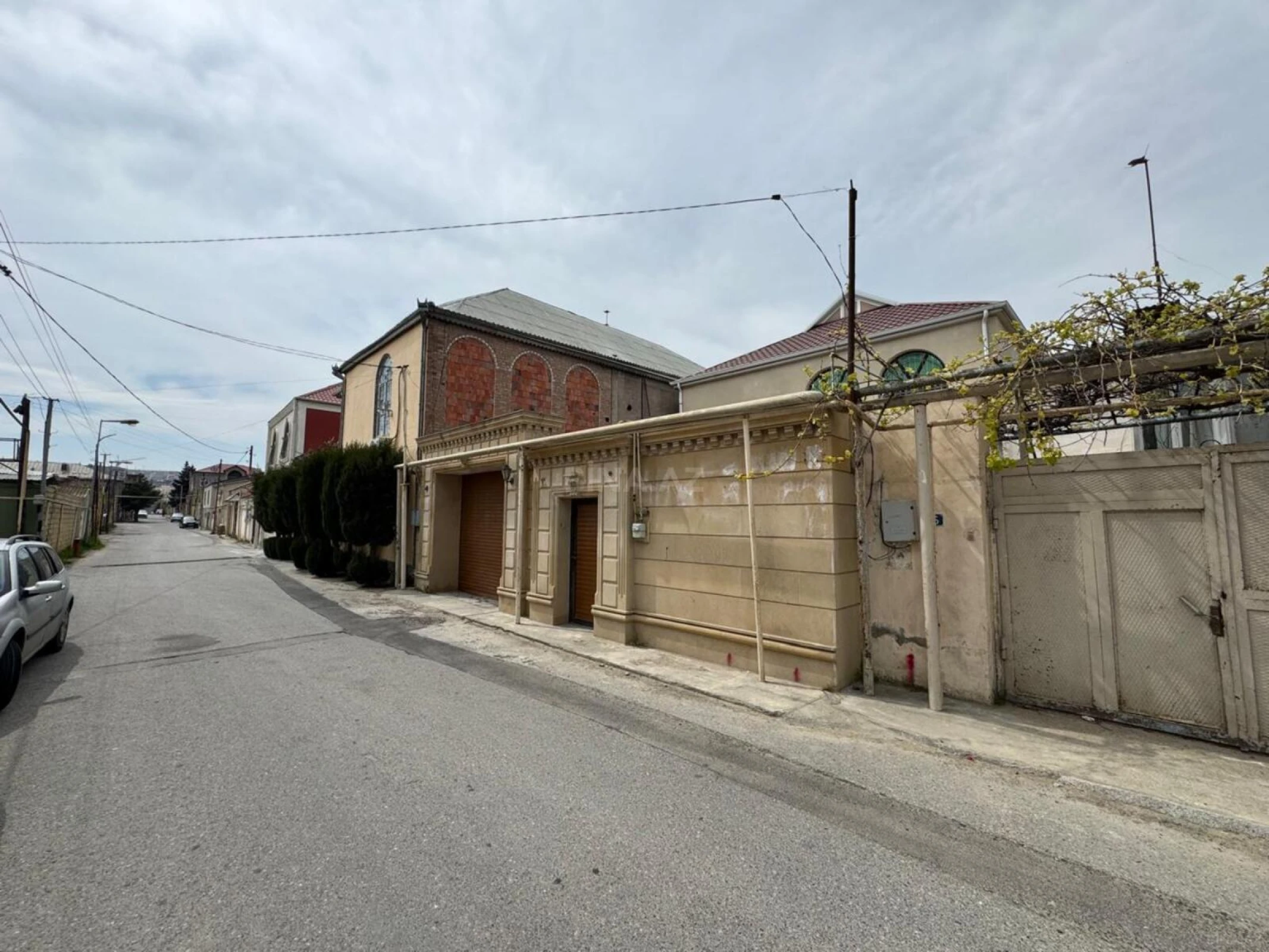 Satılır 5 otaqlı həyət evi 221 m²